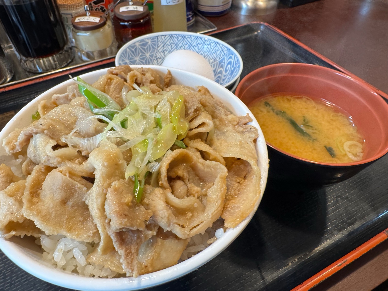 Stamina Don, ¥980. Note the egg — it arrives beside the bowl, not on it